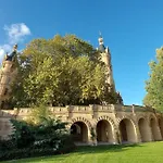 Auf *